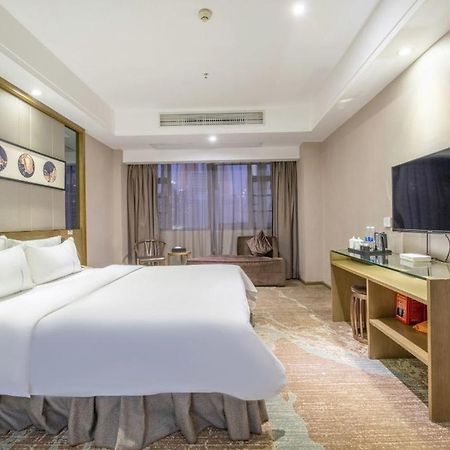 Lnsail Hotel Shenzhen Luohu Port Railway Station Dış mekan fotoğraf