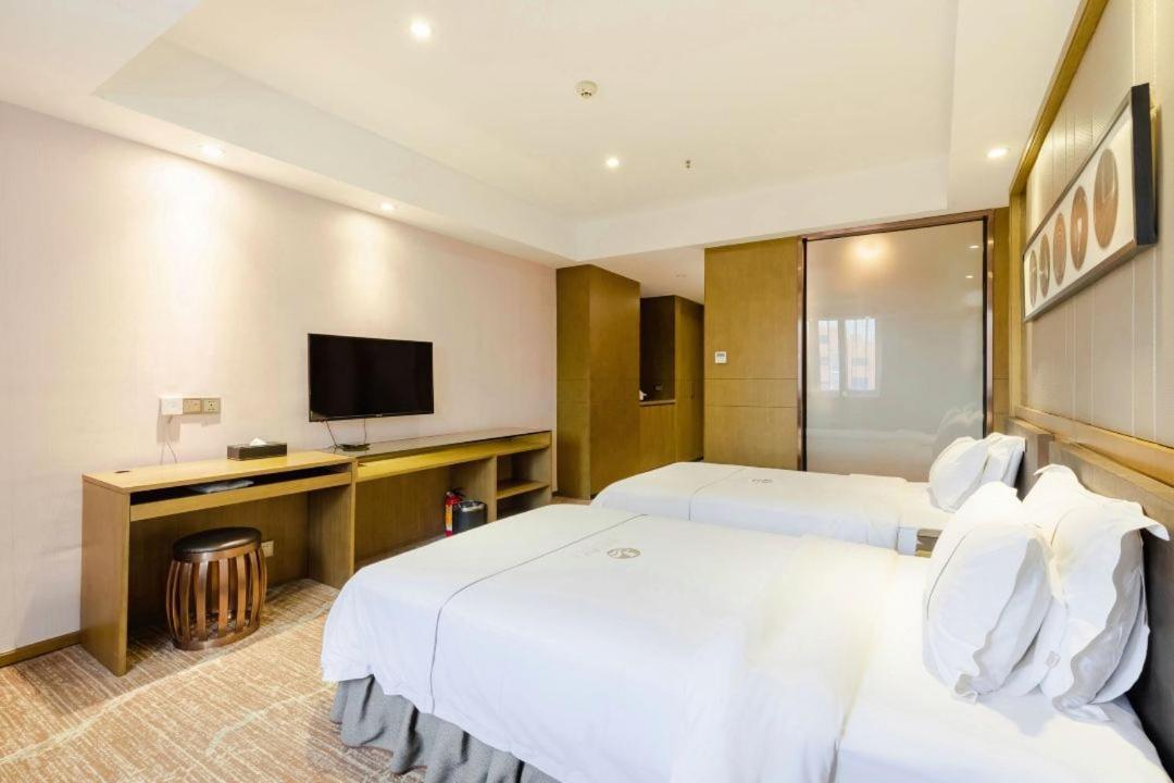 Lnsail Hotel Shenzhen Luohu Port Railway Station Dış mekan fotoğraf