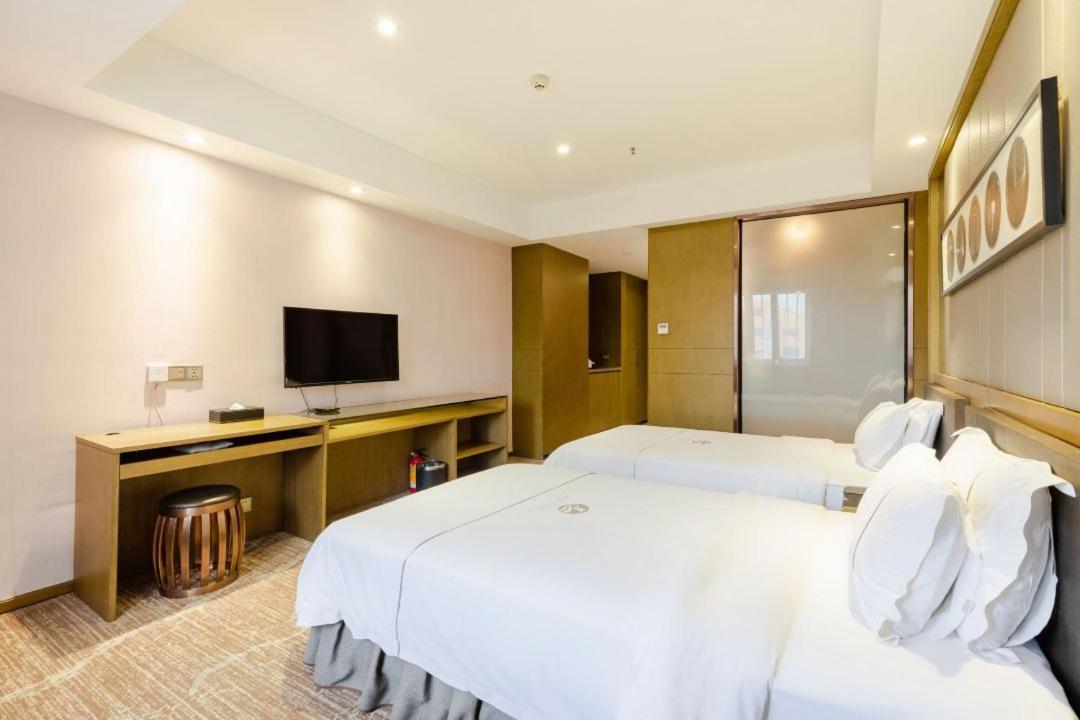 Lnsail Hotel Shenzhen Luohu Port Railway Station Dış mekan fotoğraf