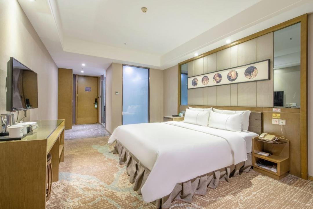 Lnsail Hotel Shenzhen Luohu Port Railway Station Dış mekan fotoğraf